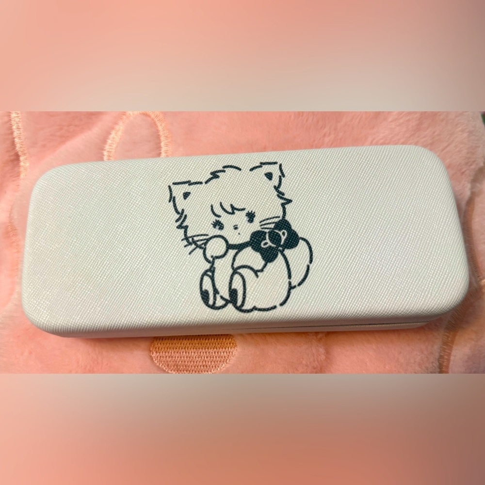 🆕 Mikko Illustrations Eyeglasses 👓 case